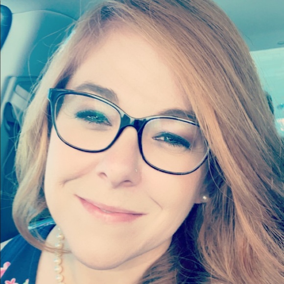 Meet your Posher, Rebekah - Picture 1 of 2